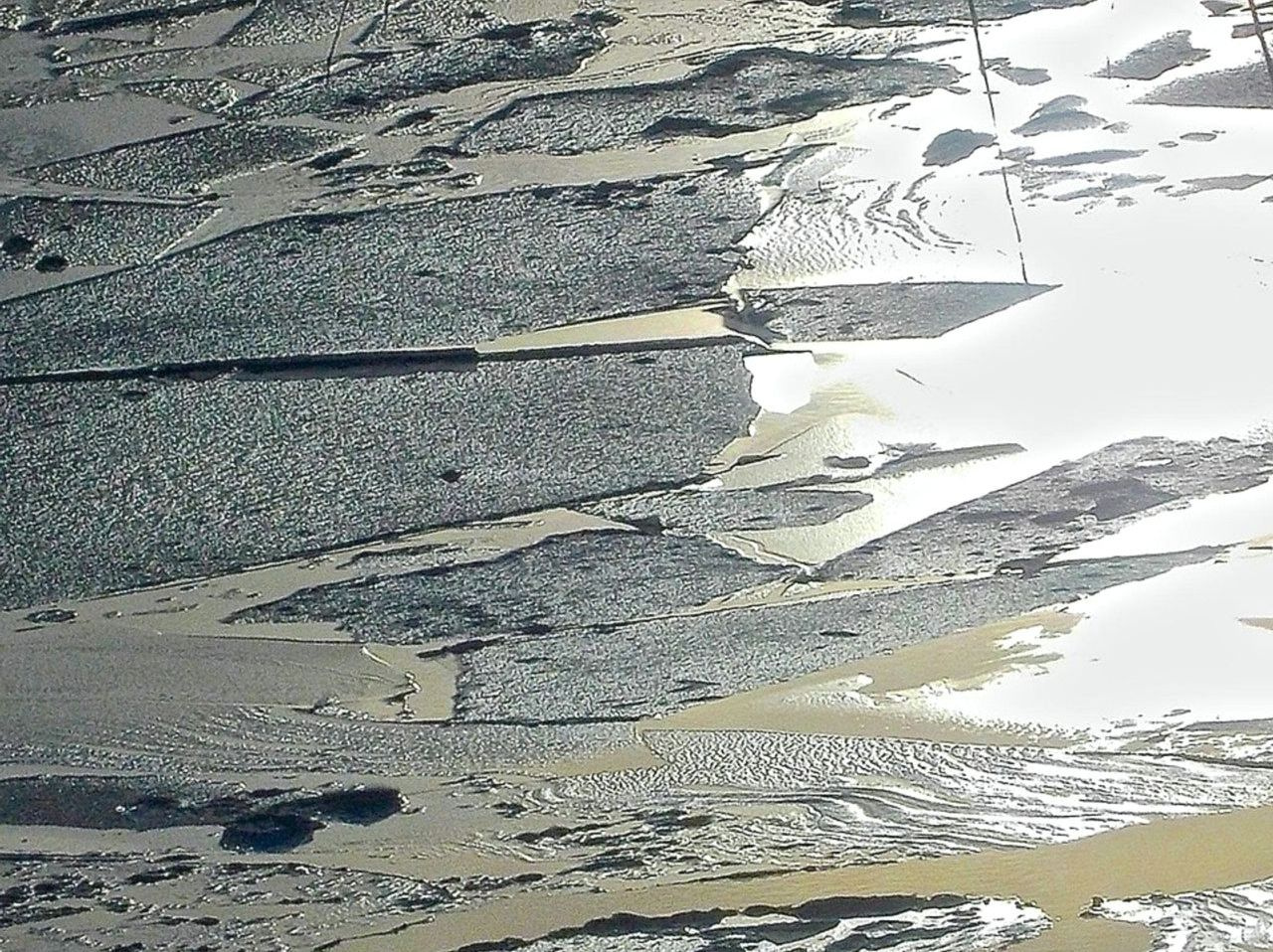 Terreno aberto acima da última árvore antes do lago de montanha